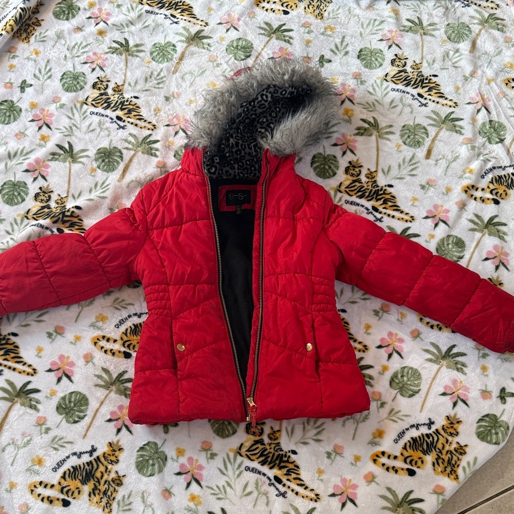 Que Red Puffer Jacket with Faux Fur Hood